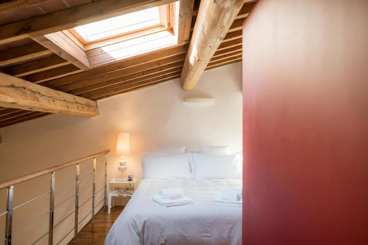 Pergola White Loft Apartment Florence Italy